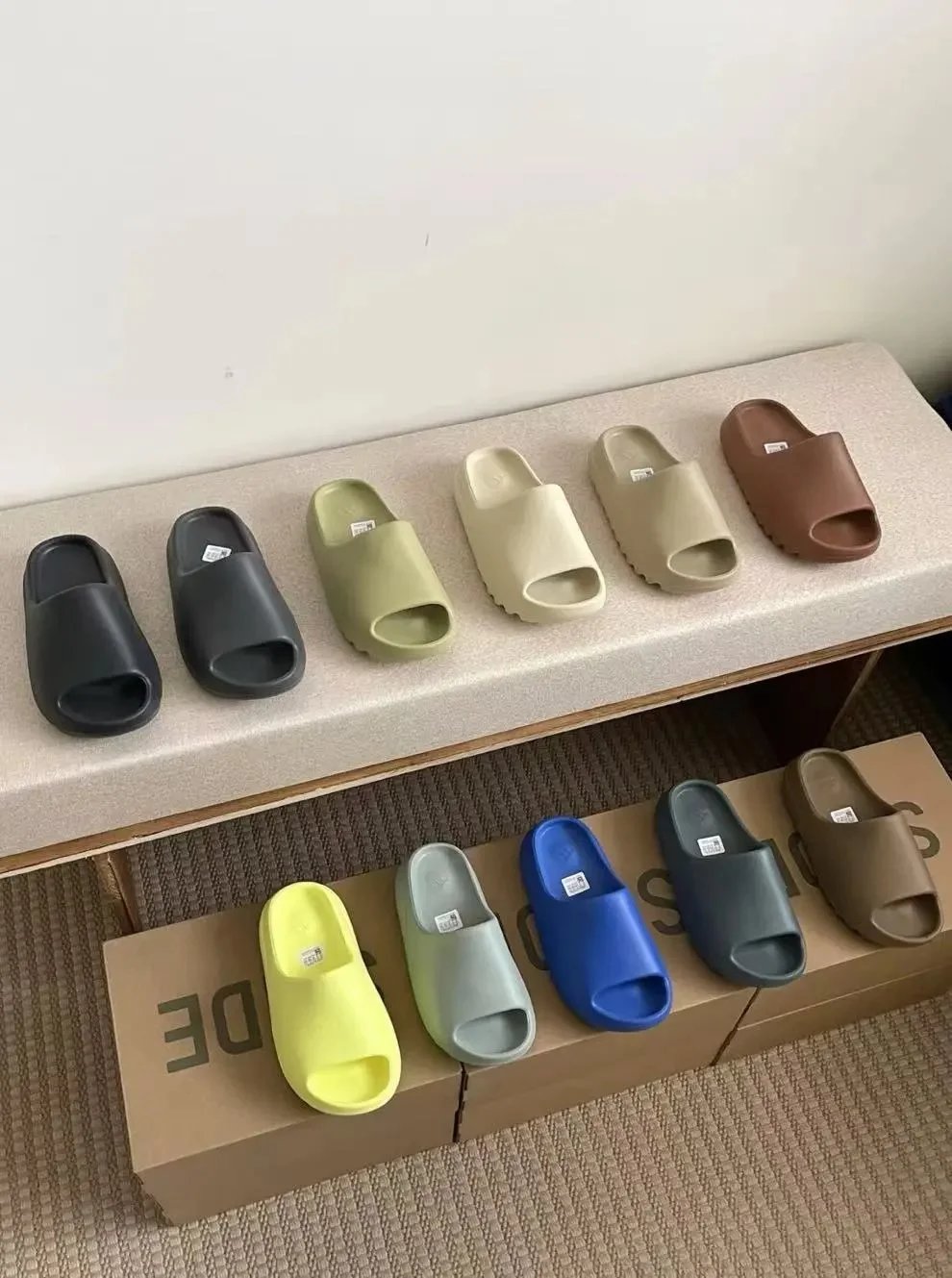 yz* Slippers