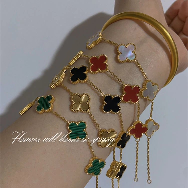 V*n Cl**f Arpels wristband Gold Color Chain - 132005