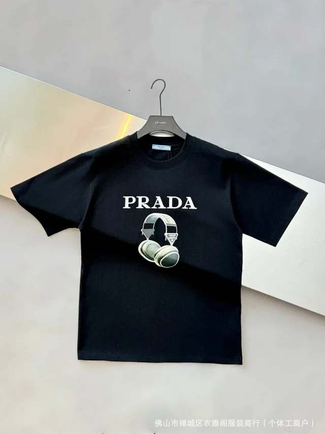 Prada T-Shirts Short-Sleeve Crewneck Logo T-Shirt product detail image 14