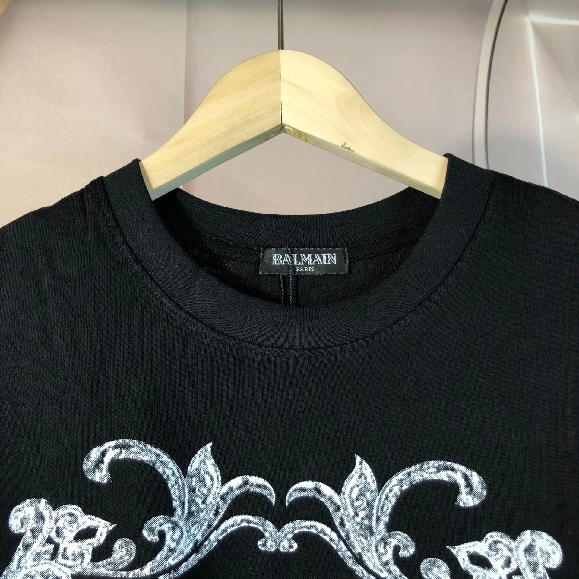 Balmain Logo Gradient Print Black T-Shirt - 8
