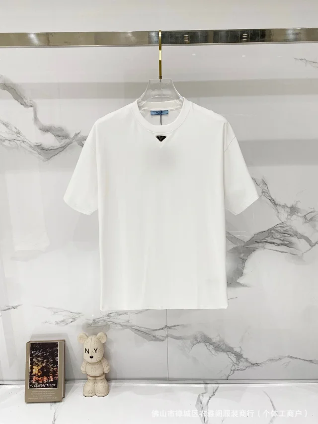 Prada T-Shirts Short-Sleeve Crewneck Logo T-Shirt product detail image 5