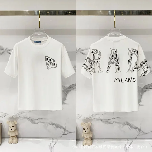 Prada T-Shirts Short-Sleeve Crewneck Logo T-Shirt product detail image 37
