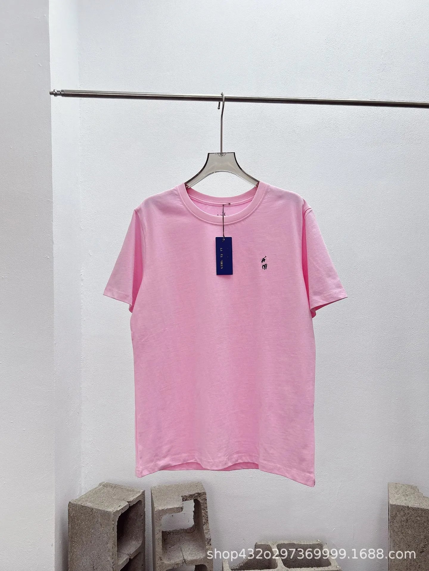 Design Minimalist Navy T-Shirt with Embroidered Logo - 8