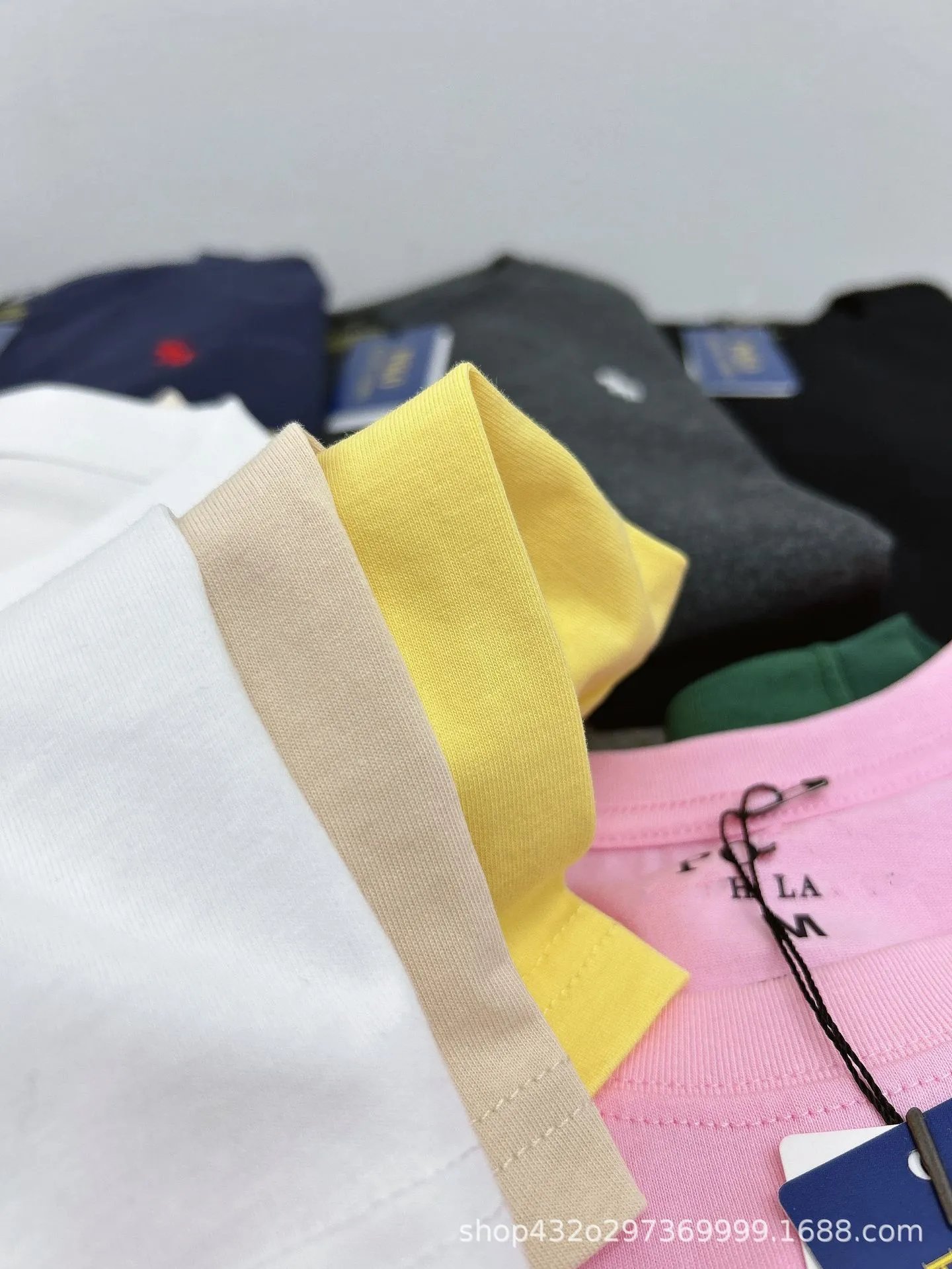 Design Minimalist Navy T-Shirt with Embroidered Logo - 5