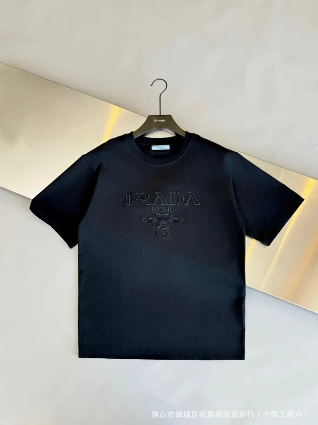 Prada T-Shirts Short-Sleeve Crewneck Logo T-Shirt product detail image 12