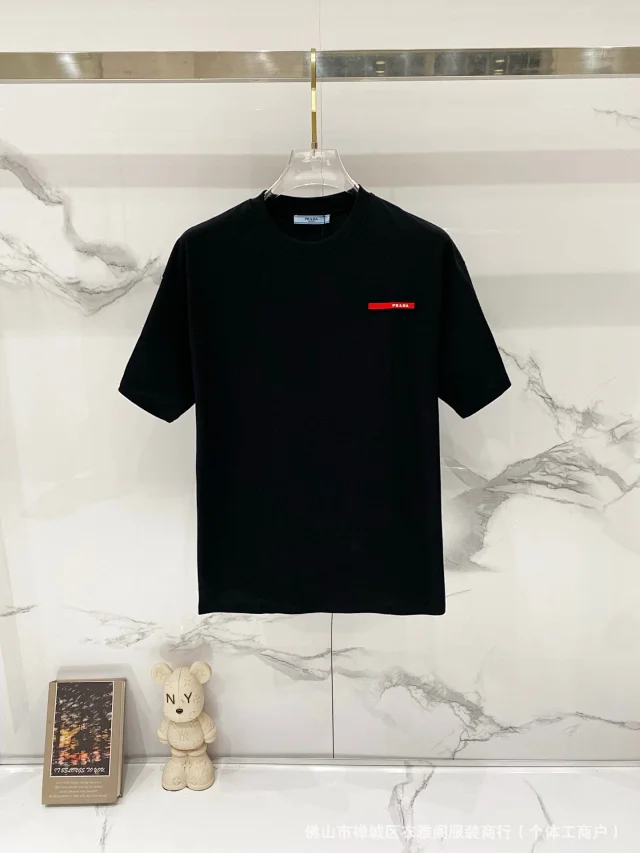 Prada T-Shirts Short-Sleeve Crewneck Logo T-Shirt product detail image 26