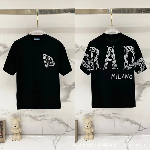 Prada T-Shirts Short-Sleeve Crewneck Logo T-Shirt product detail image 36