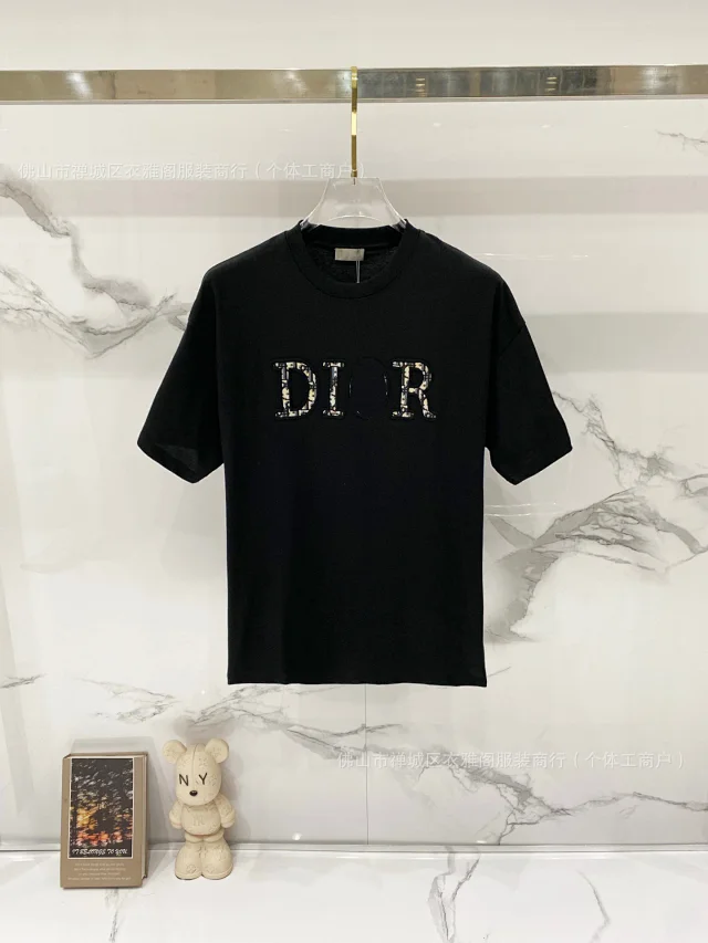 Dior T-Shirts Logo Graphic product detail image 4