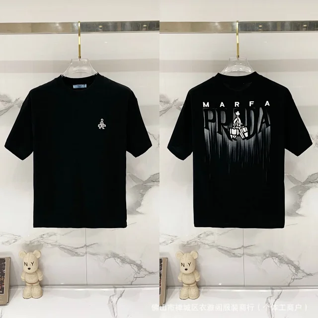 Prada T-Shirts Short-Sleeve Crewneck Logo T-Shirt product detail image 28