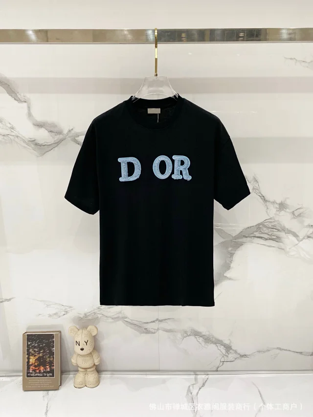 Dior T-Shirts Logo Graphic product detail image 27