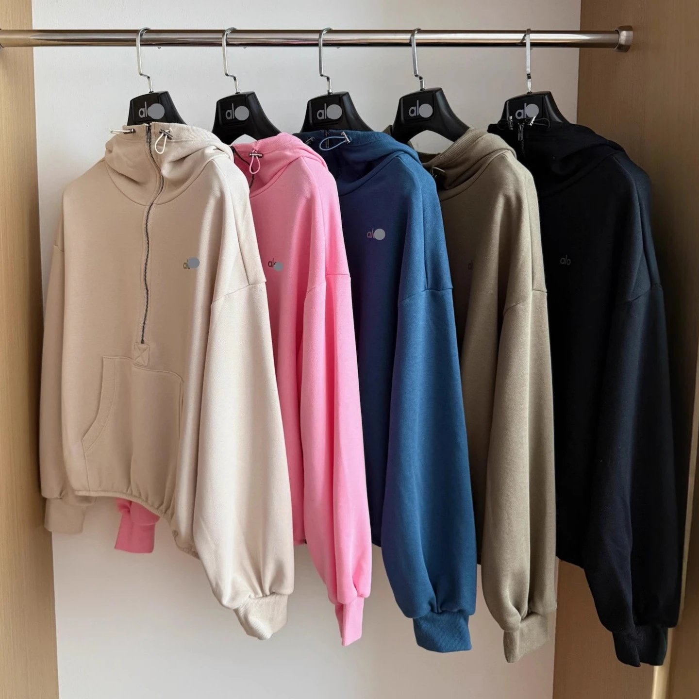 Alo Hoodies - 132451