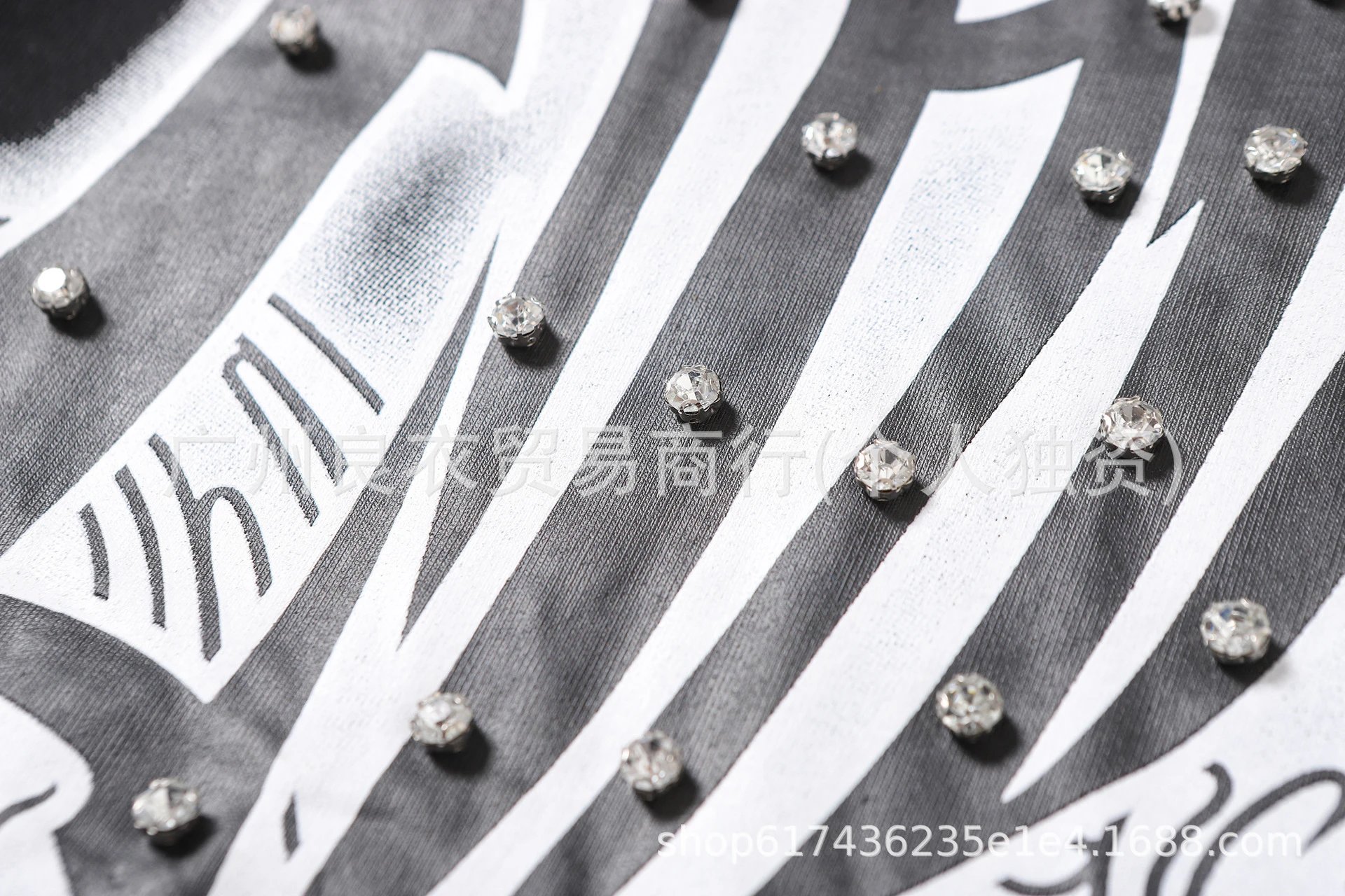 Design Graphic Embroidered Rhinestone Shorts Black - 5