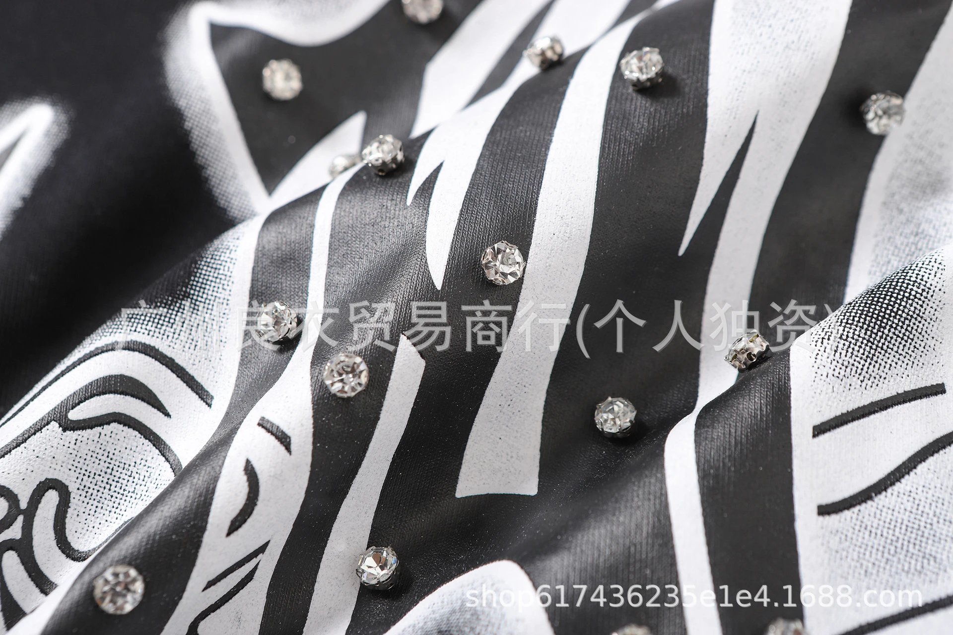 Design Graphic Embroidered Rhinestone Shorts Black - 4