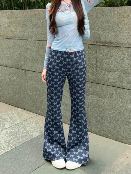 Design Bow Print Wide-Leg Pants in Dark Gray with Light Blue Top and Bag - 6
