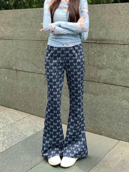 Design Bow Print Wide-Leg Pants in Dark Gray with Light Blue Top and Bag - 5