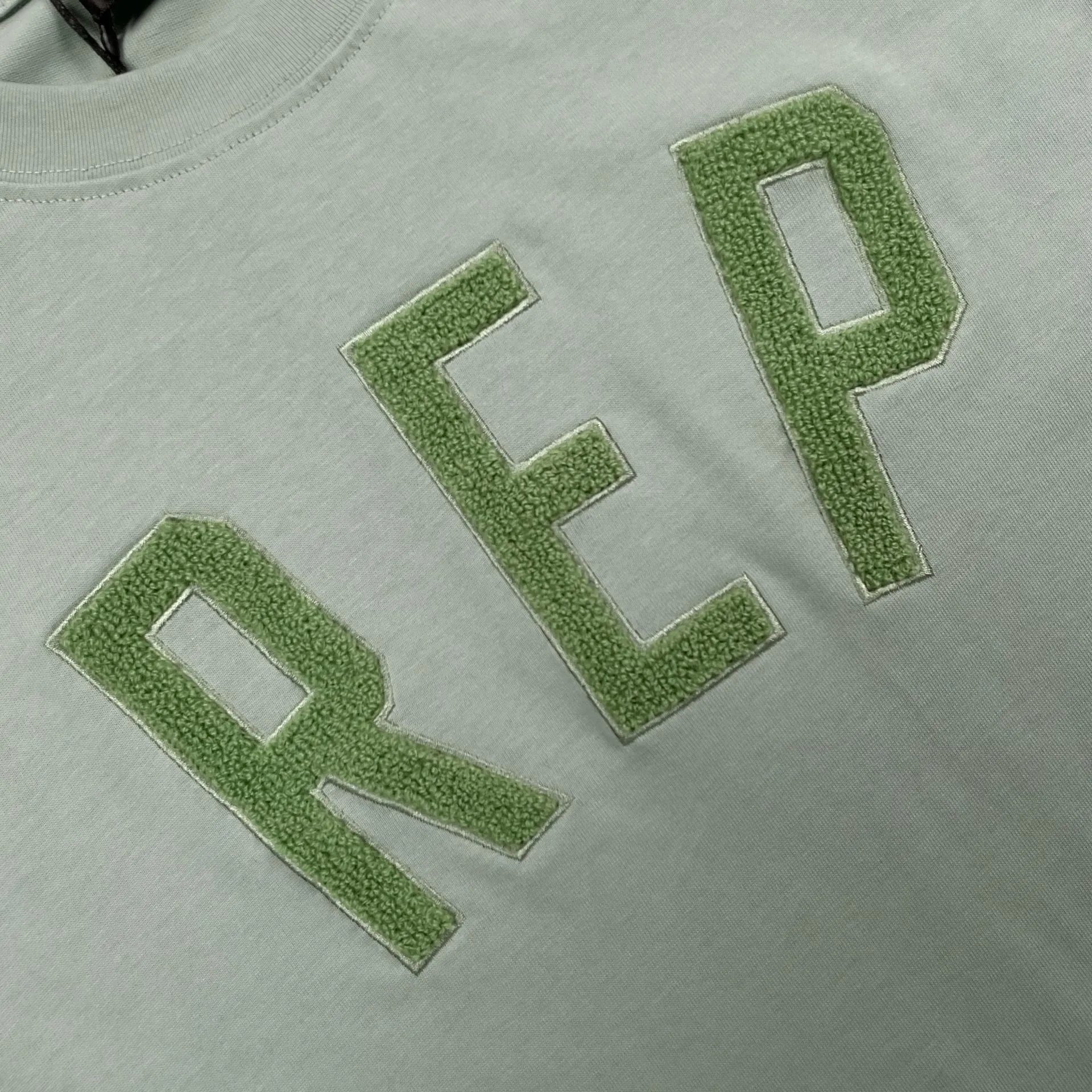 Represent REP Logo Shorts Sage Green - 44