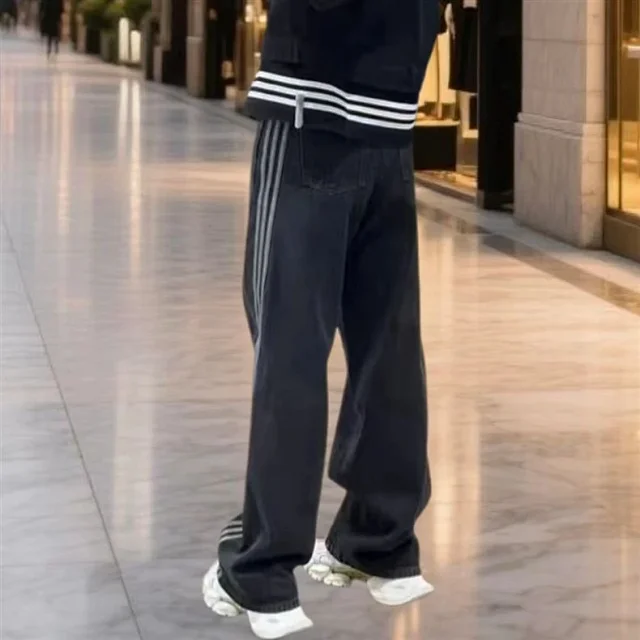 adidas Jeans Wide-Leg Three-Stripe product detail image 10