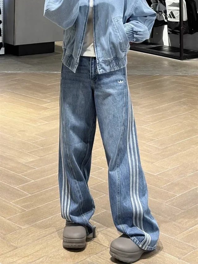 adidas Jeans Wide-Leg Three-Stripe product detail image 15