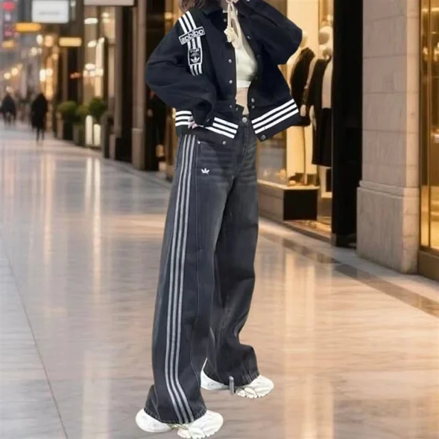adidas Jeans Wide-Leg Three-Stripe product detail image 8