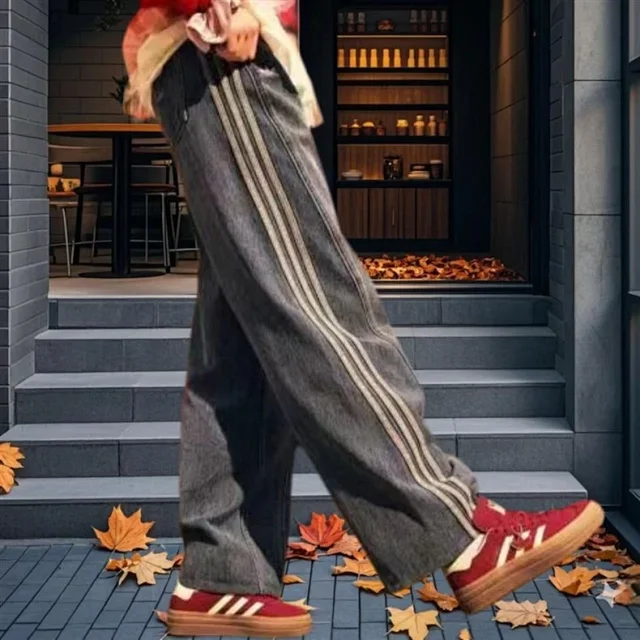 adidas Jeans Wide-Leg Three-Stripe product detail image 6