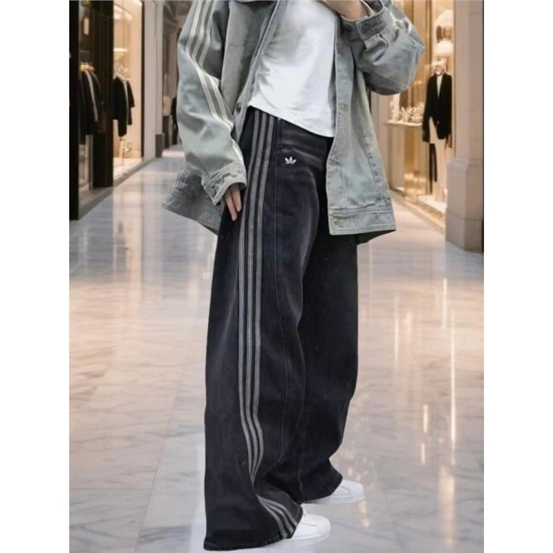 adidas Jeans Wide-Leg Three-Stripe image 4