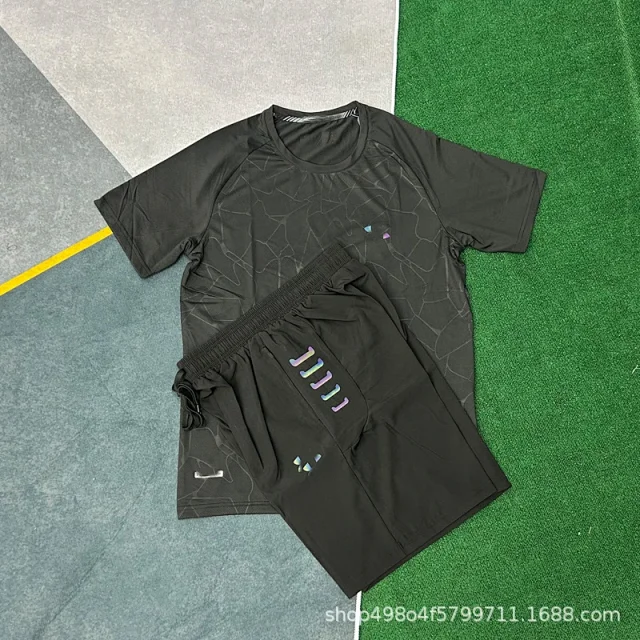 Li-Ning Tracksuits Short-Sleeve T-Shirt and Shorts Sports Set with Geometric Print product detail image 12