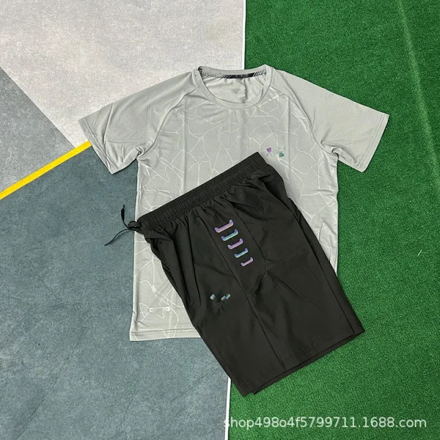Li-Ning Tracksuits Short-Sleeve T-Shirt and Shorts Sports Set with Geometric Print product detail image 6