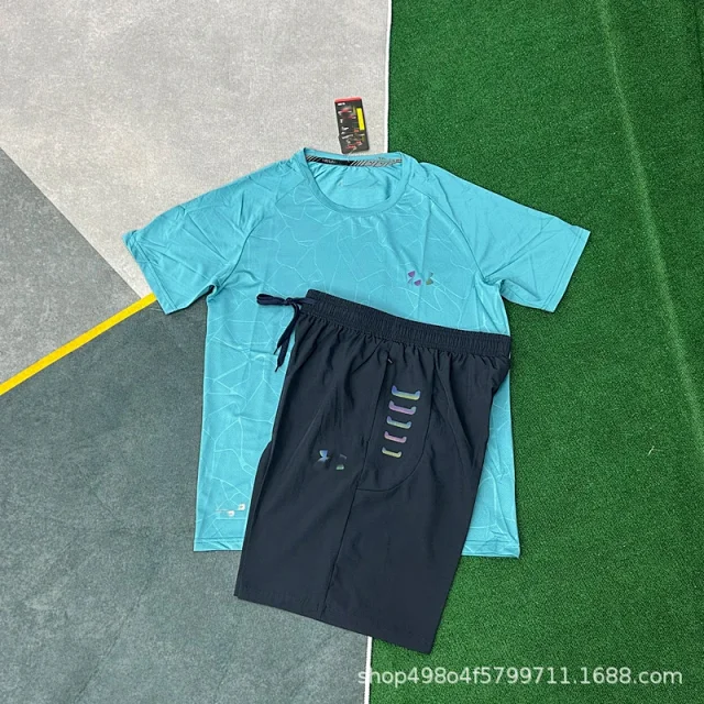 Li-Ning Tracksuits Short-Sleeve T-Shirt and Shorts Sports Set with Geometric Print product detail image 16