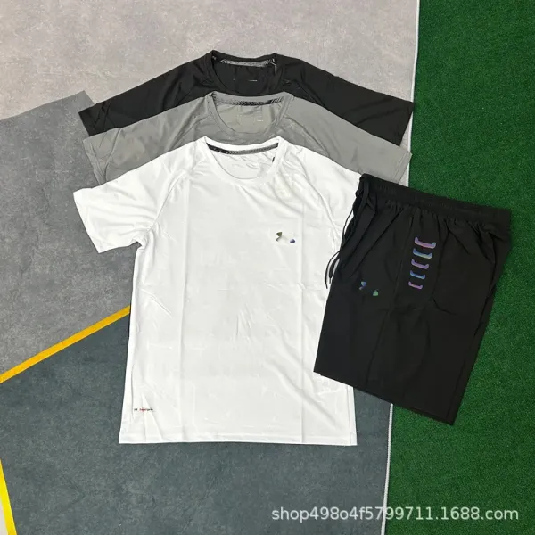 Design Performance Set: Black Geometric Print T-Shirt and Gray Holographic Shorts Activewear - 6