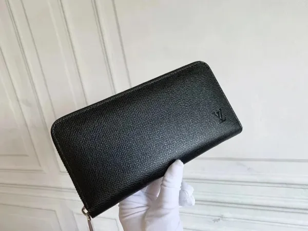 Gucci GG Marmont Key Holder Black Monogram Wallet - 2