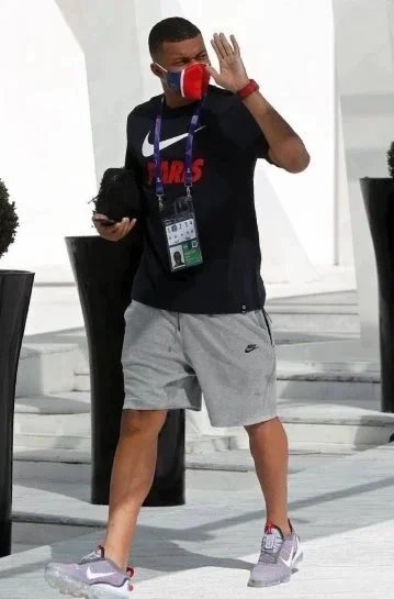 Nike Shorts Fleece Drawstring with Zippered Pocket image 9