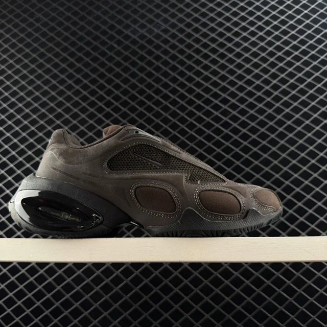 Nike Sneakers Low-top with mesh panels, oval overlays, and a visible heel air unit product detail image 9