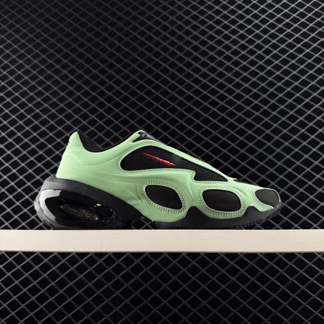 Nike Sneakers Low-top with mesh panels, oval overlays, and a visible heel air unit product detail image 6