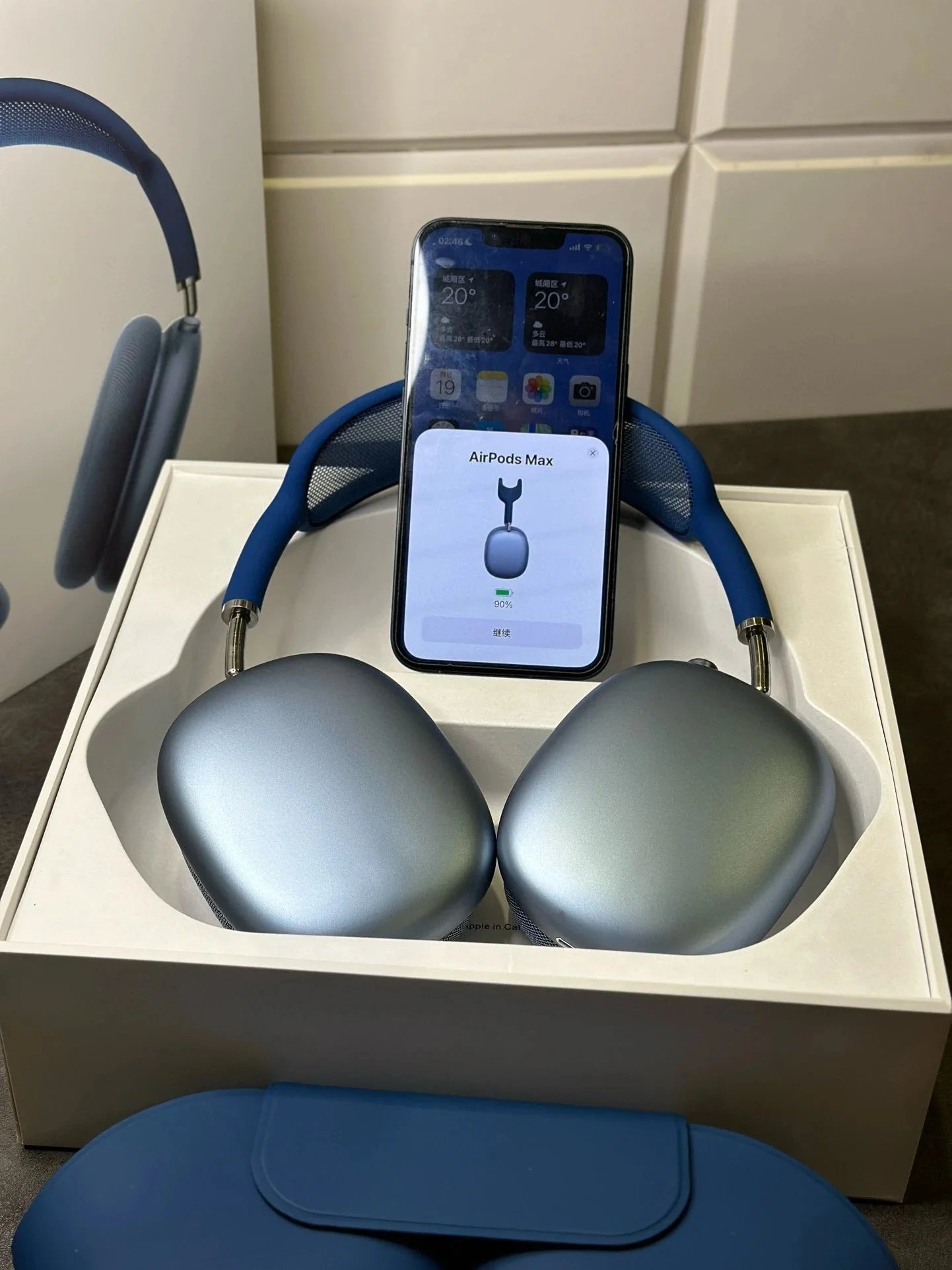 AirPords Max (Wireless Bluetooth, Noise Cancellation, Over-Ear)