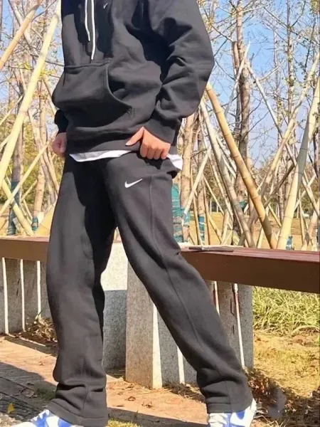 Nike Sportswear Club Fleece Sweatpants Gray and Black - 9