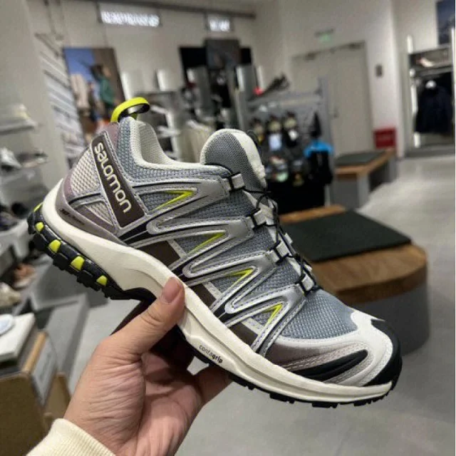 Salomon Sneakers XT-6 trail running product detail image 1