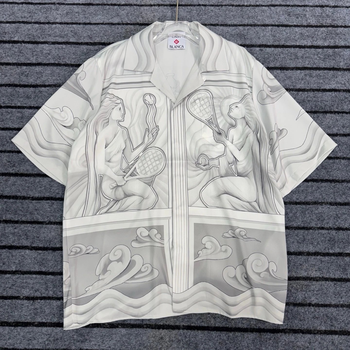 Hawaiian-Style Resort Wear Short-Sleeved Shirt photo 2