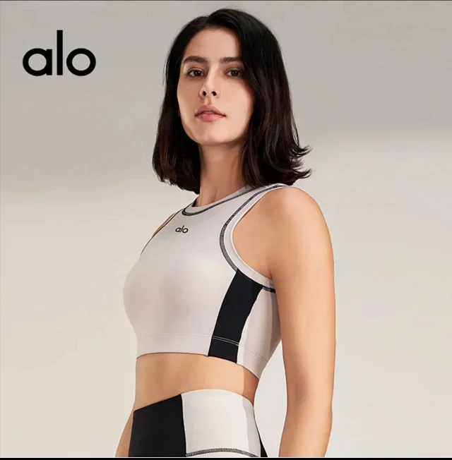 Alo Underwear Color-Block High-Neck Sports Bra product detail image 1