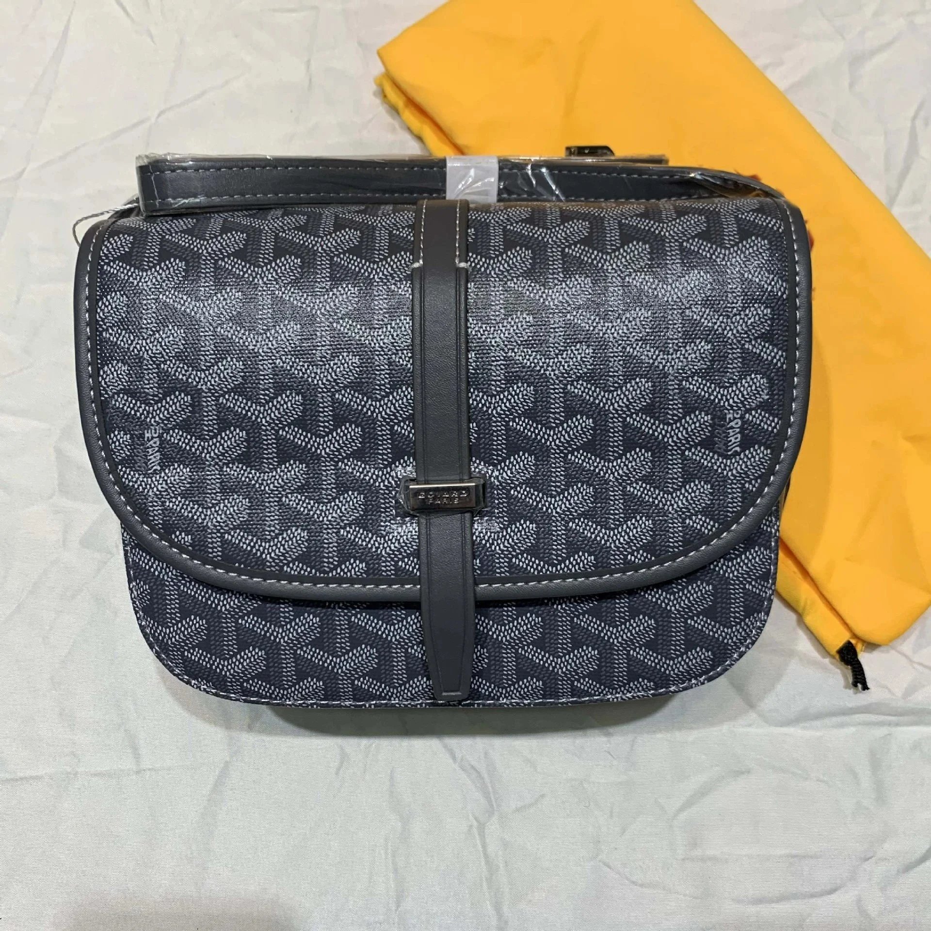 Goyard Wallets & Card Holders Chevron-Pattern Passport Holder and — 016(21cm*15cm*9cm)