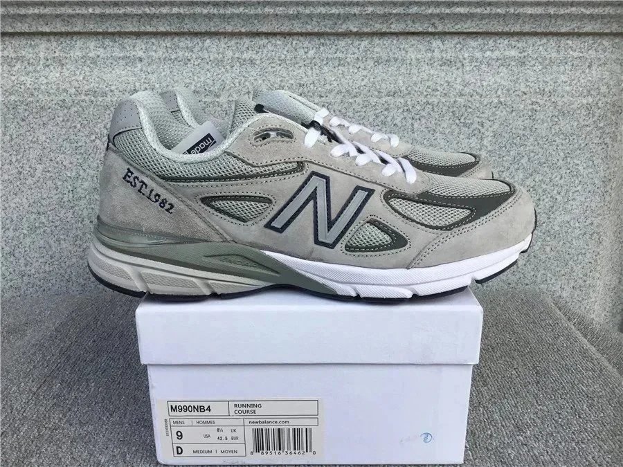 New Balance NB 990 V4（30+）
