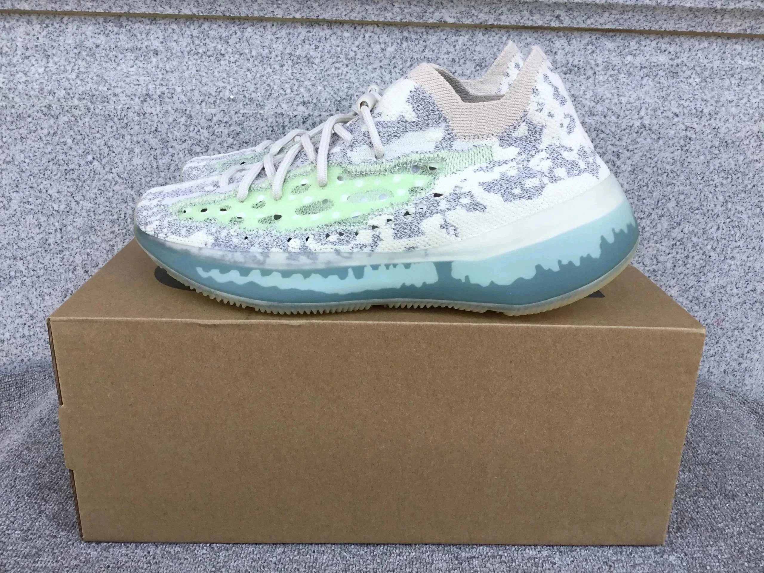 Adidas Originals Yeezy 50 (15+)