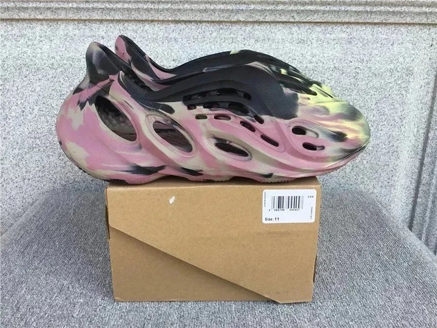 Adidas Originals Yeezy Foam Runner（10+）