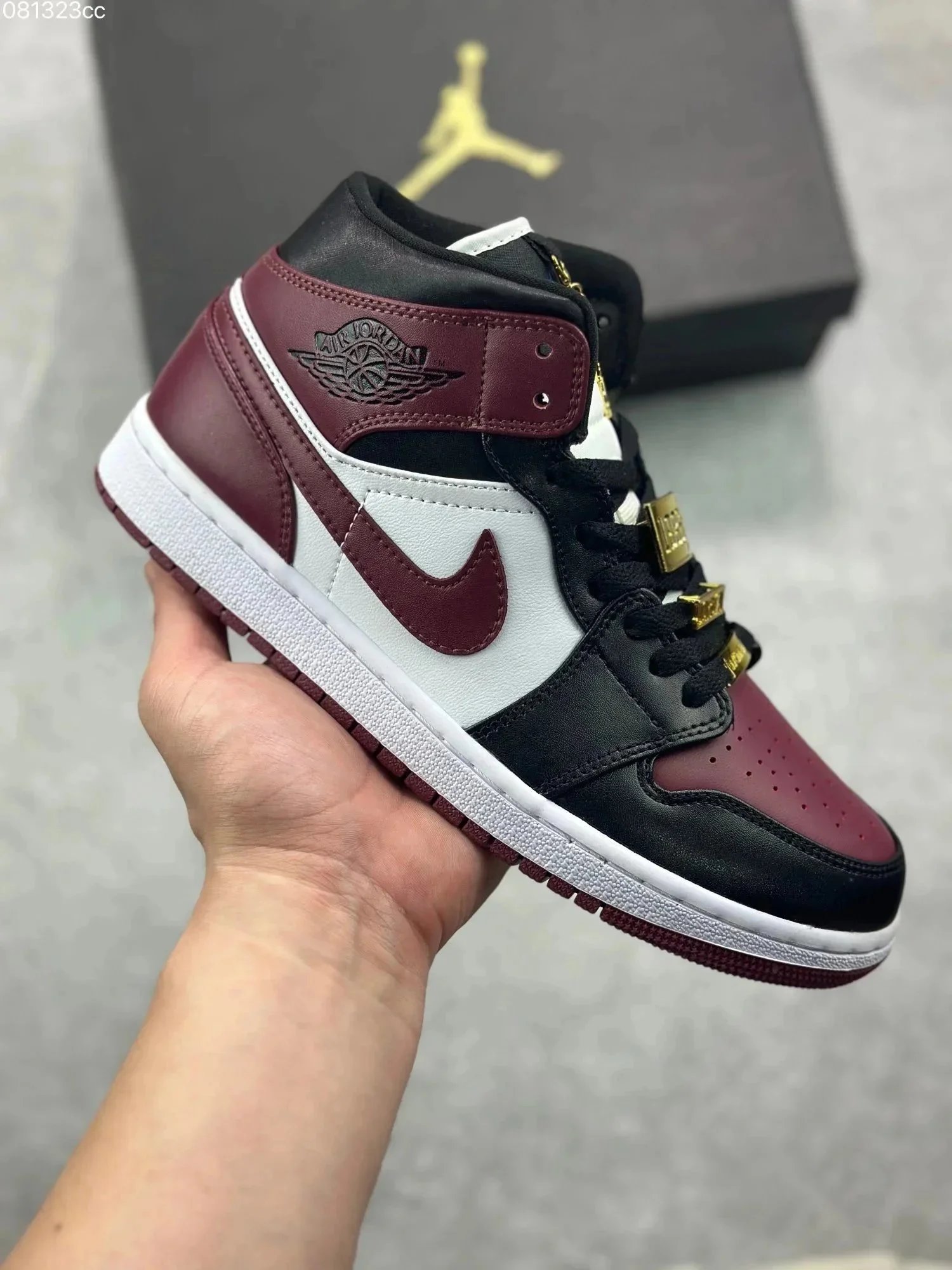 经典百搭休闲运动鞋 02