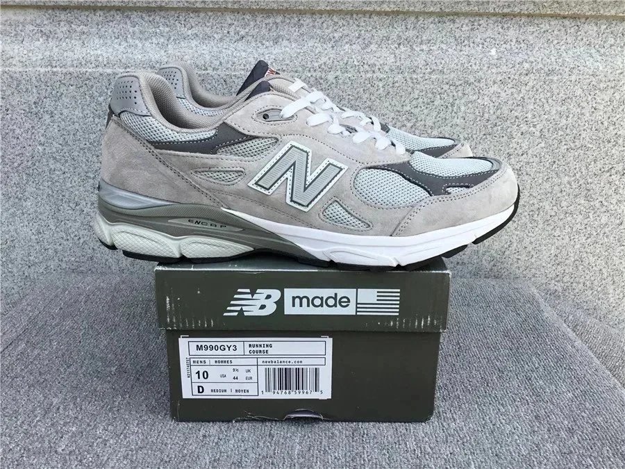 New Balance NB 990 V4（30+）