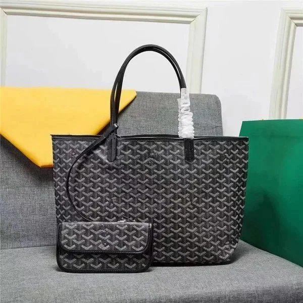 Goyard Wallets & Card Holders Chevron-Pattern Passport Holder and — 044(28cm*34cm)