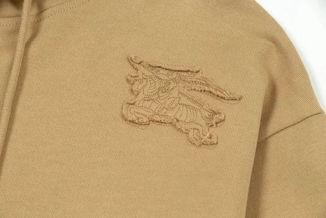 Burberry Hoodies & Sweatshirts Logo-embroidered pullover hoodie with kangaroo pocket product detail image 6