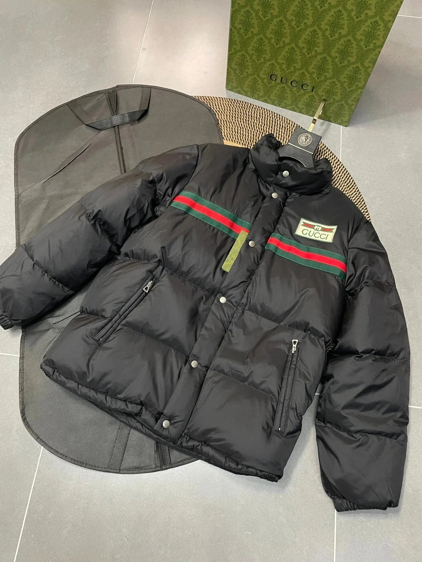 经典百搭时尚羽绒服025