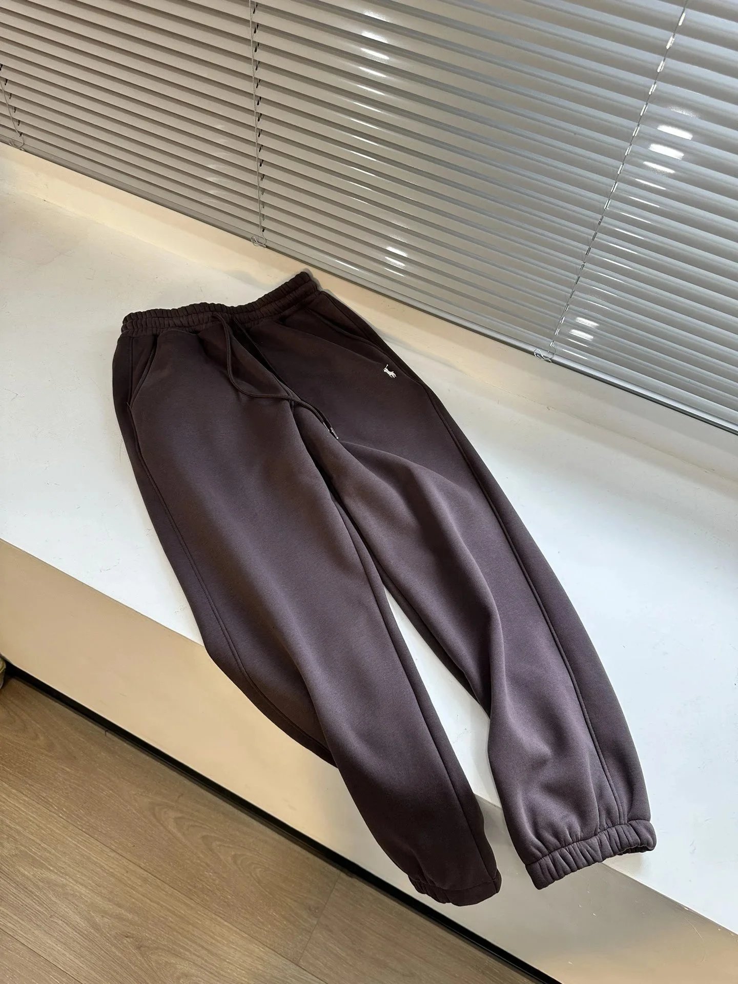 秋冬刺绣小马加绒休闲卫裤P07