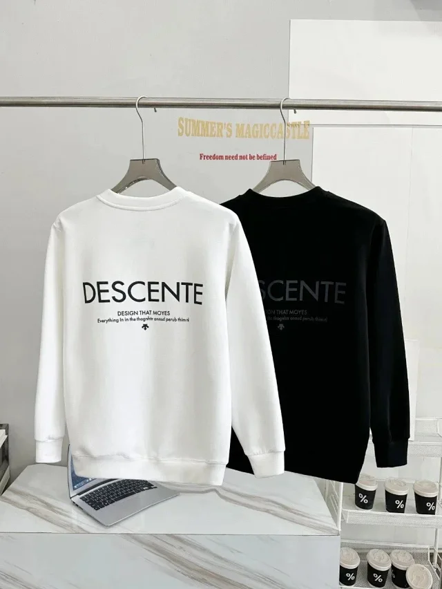Descente Hoodies & Sweatshirts Logo Hoodie and Quarter-Zip Sweatshirt product detail image 3