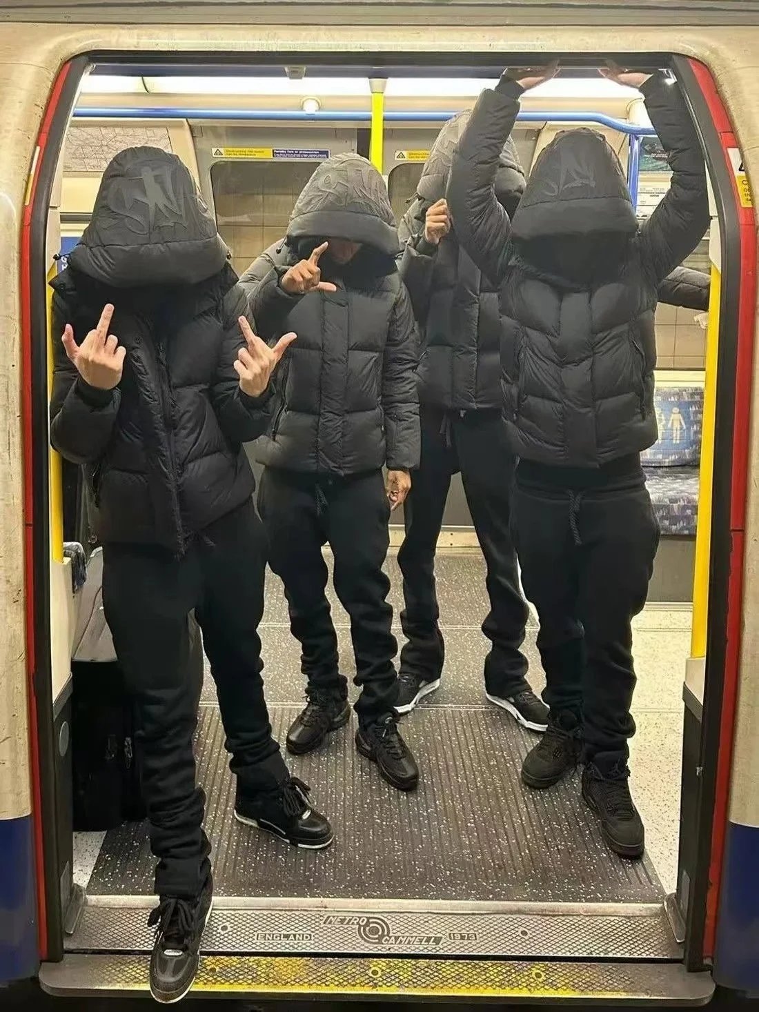 经典百搭时尚羽绒服043